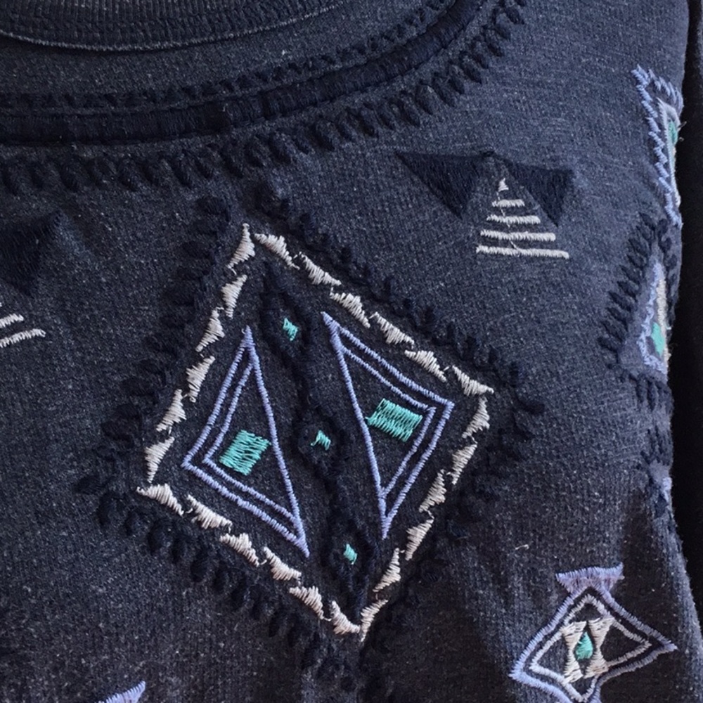 Denim blue colored top with embroidered shapes of aqua and gray Size L - Picture 2 of 6